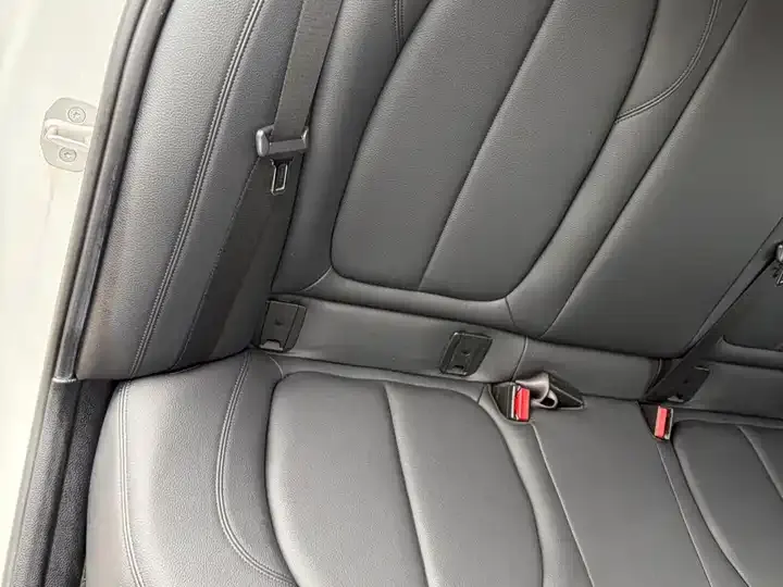 BMW 1 Series 2022 120i M Sports Edition 9