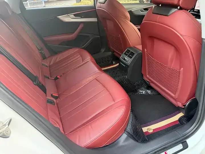 Audi A4L 2022 40 TFSI Deluxe Dynamic 10