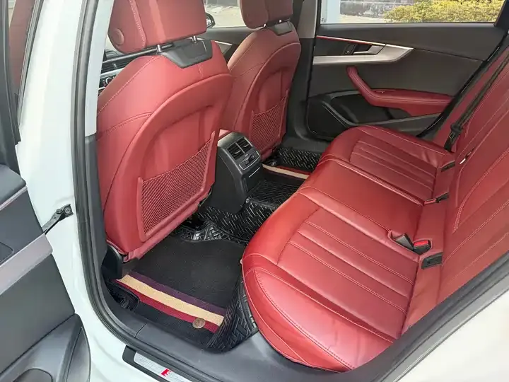 Audi A4L 2022 40 TFSI Deluxe Dynamic 11