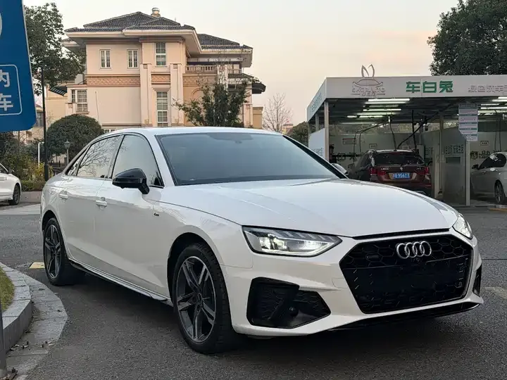 Audi A4L 2022 40 TFSI Deluxe Dynamic 3