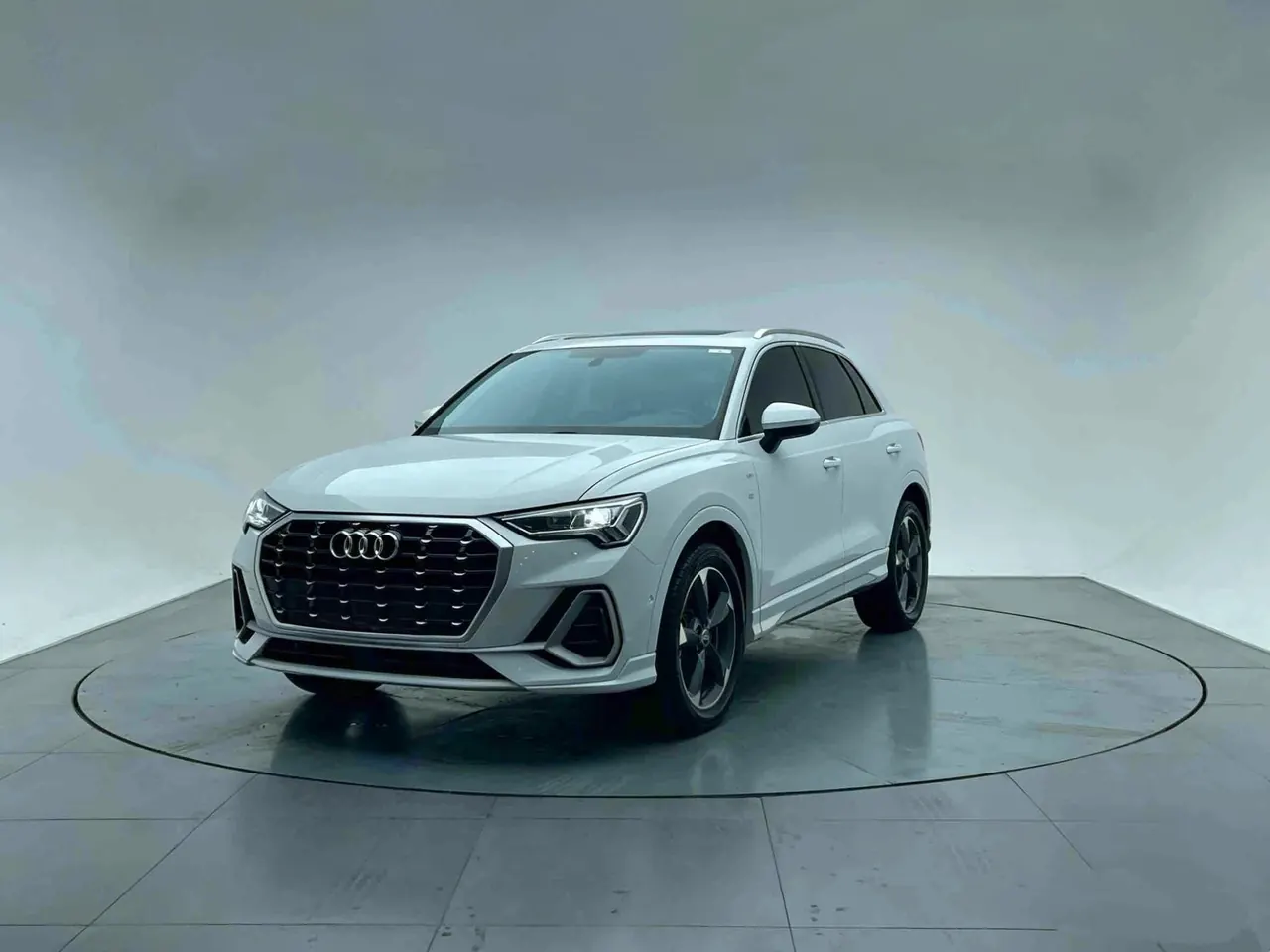 Audi 2022 Q3 1.4TFSI 35TFSI Fashion Dynamic Automatic - View 1