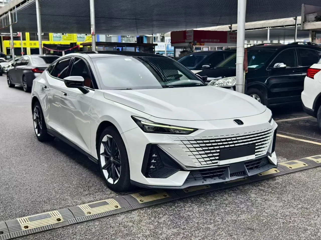 ChangAn 2022 UNI-V 1.5T honorable automatic gear 4