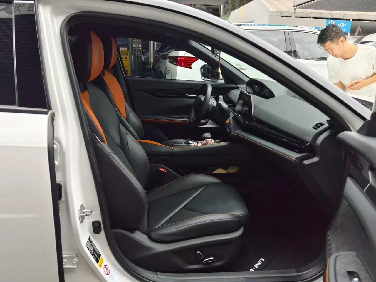 ChangAn 2022 UNI-V 1.5T honorable automatic gear 7