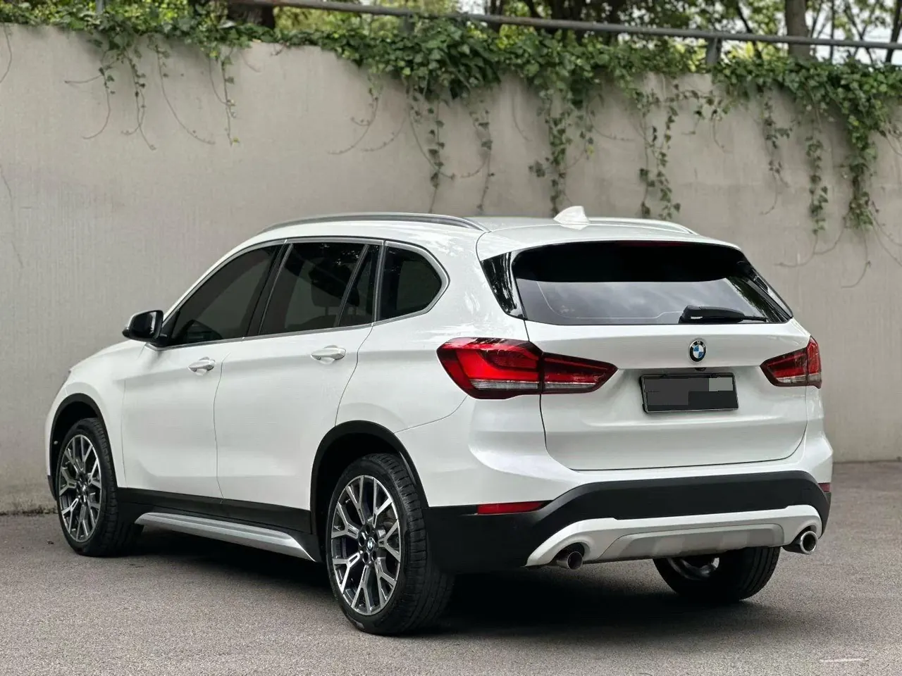 BMW 2022 X1 xDrive25Li 2.0T exclusive automatic gear 10