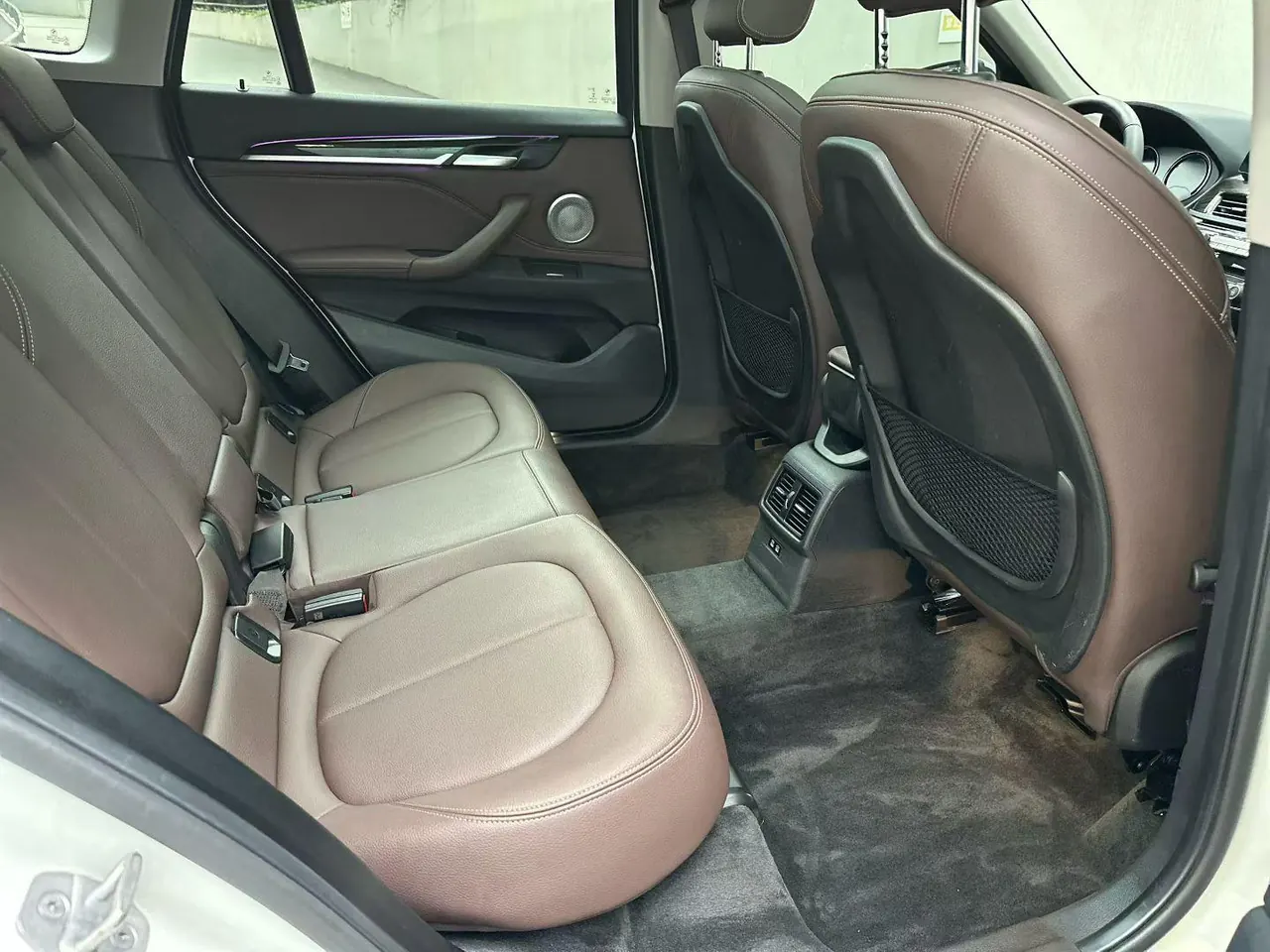 BMW 2022 X1 xDrive25Li 2.0T exclusive automatic gear 3
