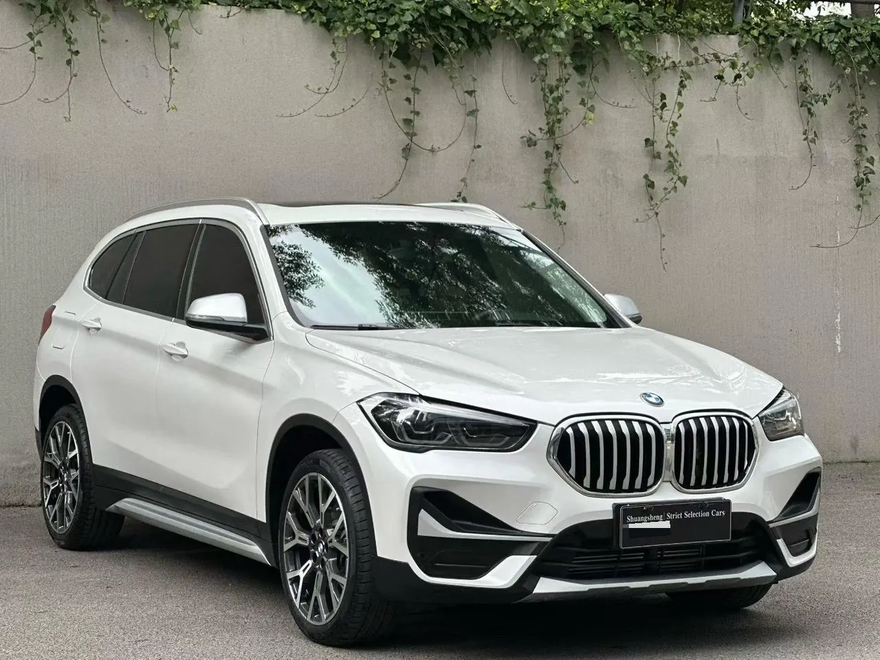 BMW 2022 X1 xDrive25Li 2.0T exclusive automatic gear 4