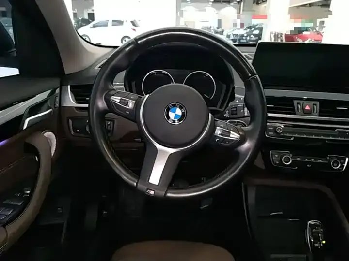 BMW X1 2022 sDrive25Li leading type 7