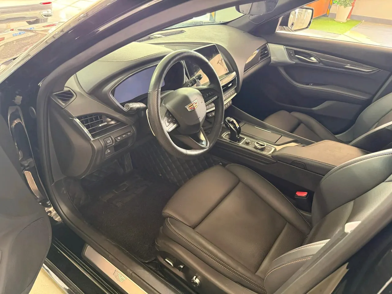 Cadillac 2023 CT5 2.0T 28T Platinum Automatic Gear 5