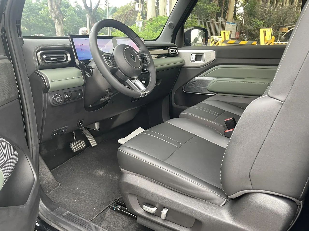 BaoJun 2023 Yueye Extreme Edition Automatic Transmission 3