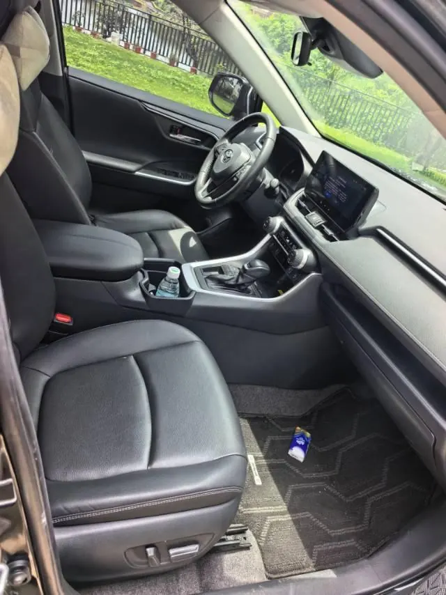 Toyota 2023 RAV4 Rongbo 2.0 Stepless Two-Drive Fashion Plus Edition Automatic Gear 3