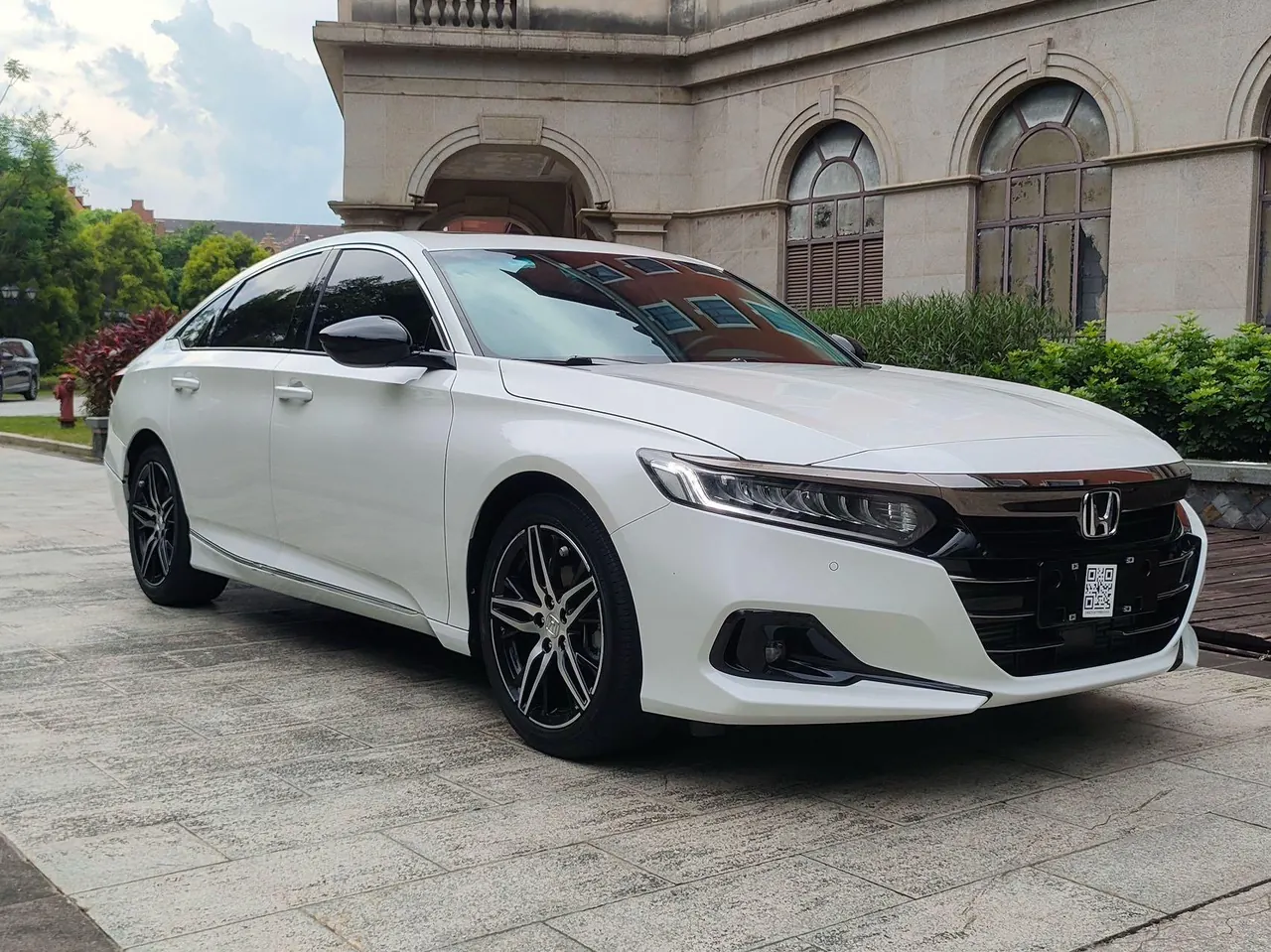 Honda 2022 10th Generation Accord 1.5T Stepless 260TURBO Magic Night Premium Edition Automatic Gear 3