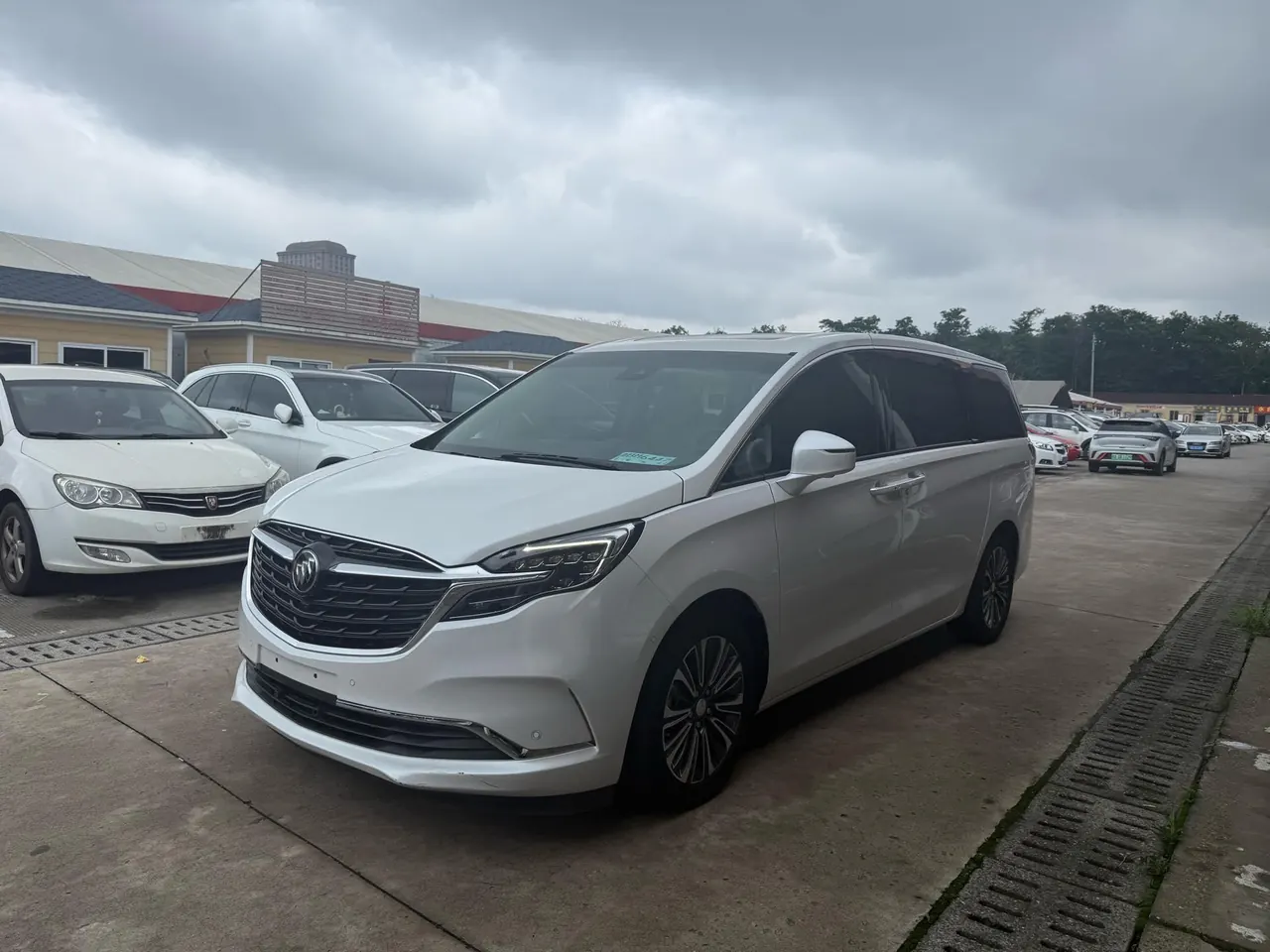 Buick 2022 GL8 ES Lu Zun 48V 2.0T 653T Luxury Automatic Gear - View 1