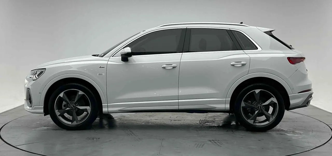 Audi 2023 Q3 1.4TFSI 35TFSI Fashion Dynamic Automatic 3