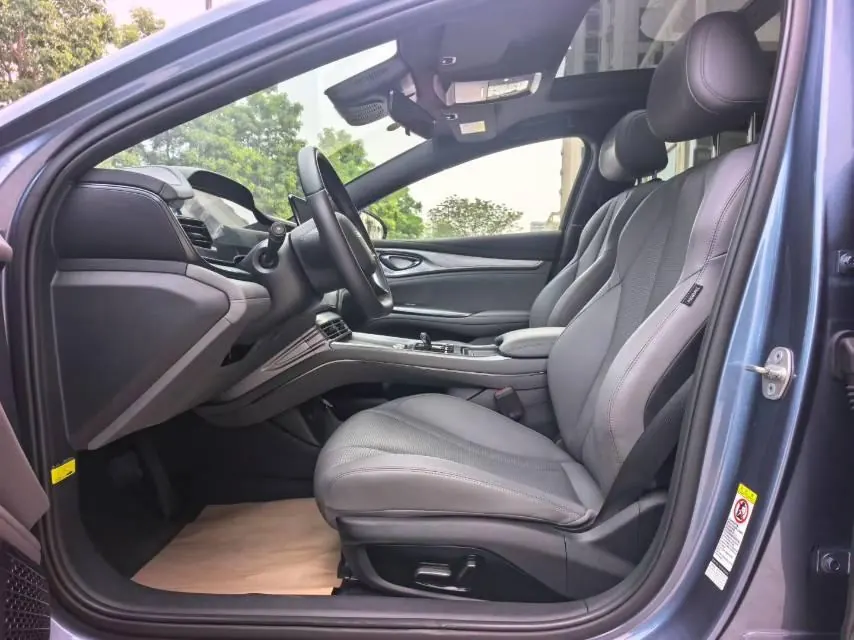 BYD 2024 Seal DM-i 1.5 Stepless Glory 121km Luxury Automatic 5