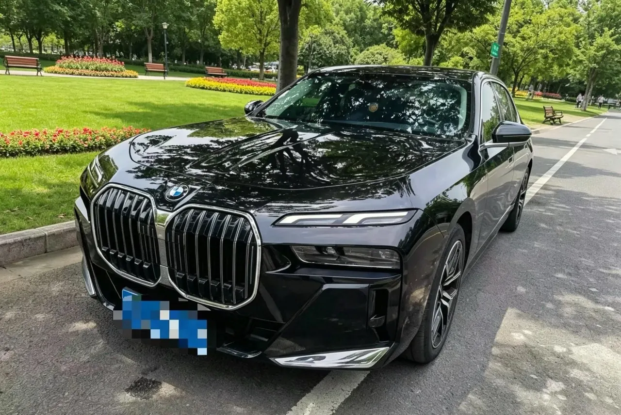 BMW 7 Series (Imported) 2023 735Li 48V 3.0T Luxury Suit Automatic Gear - View 1