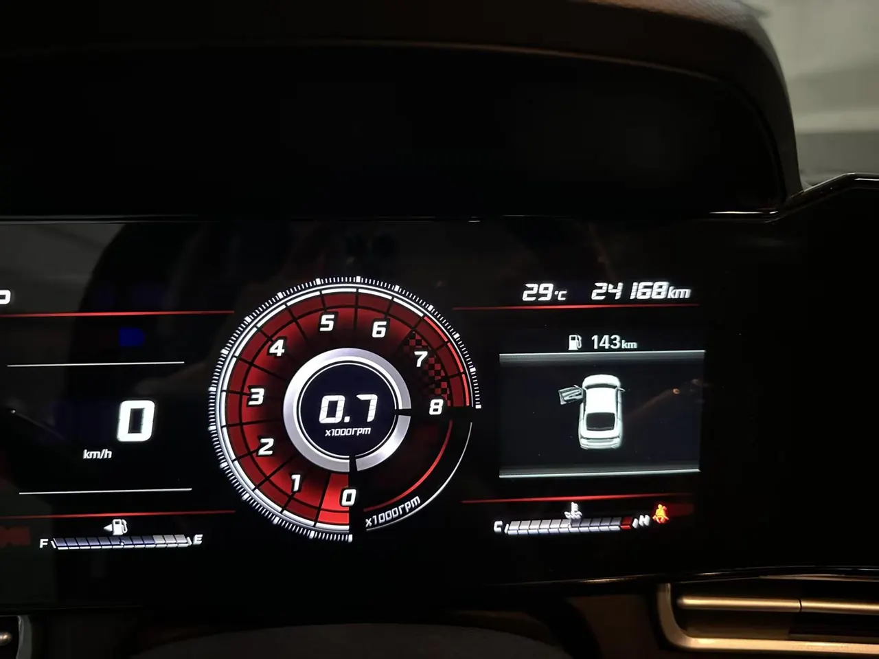 Hyundai 2022 Elantra -3-compartment 1.5 stepless LUX premium automatic gear 19