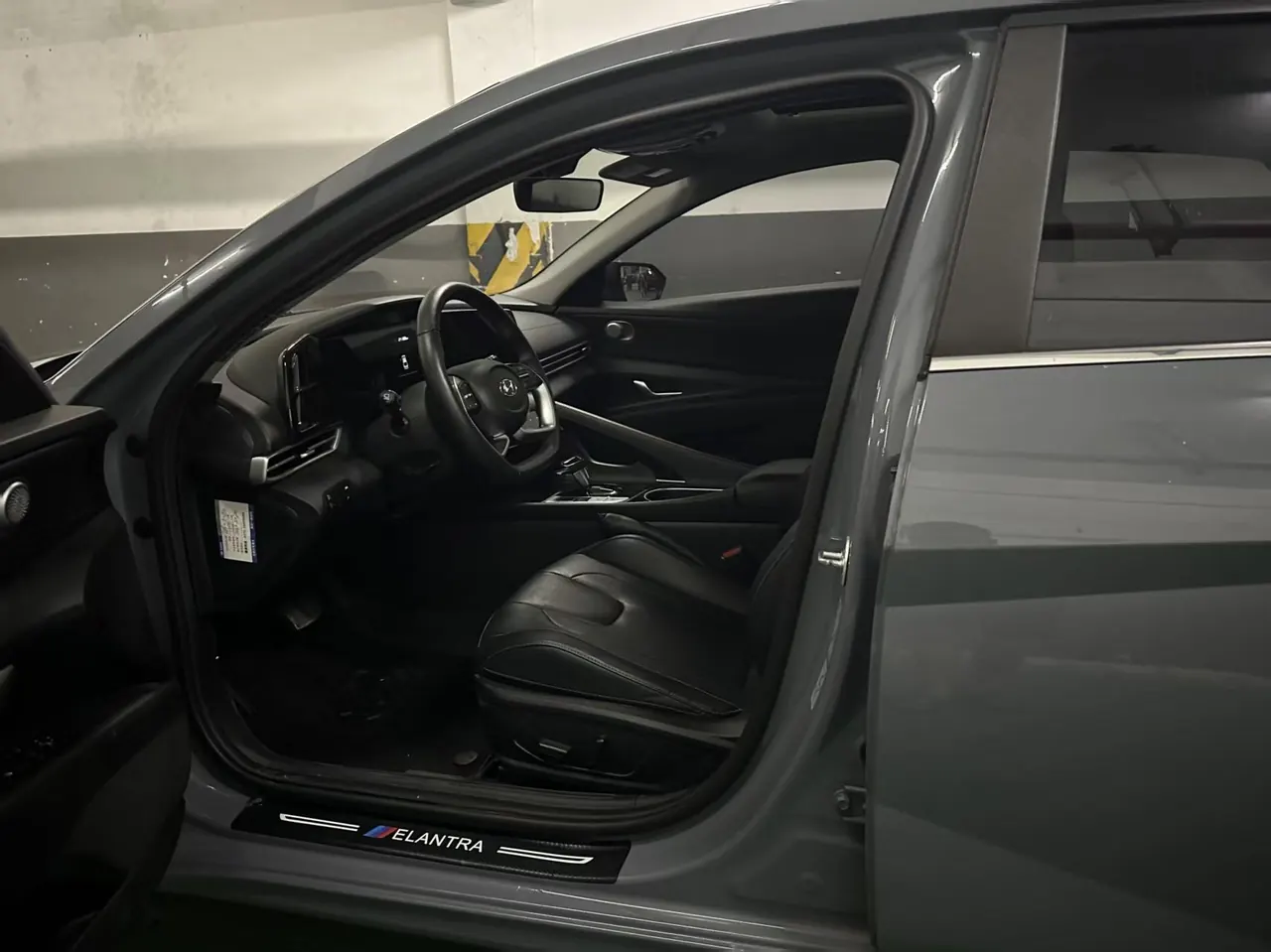 Hyundai 2022 Elantra -3-compartment 1.5 stepless LUX premium automatic gear 5