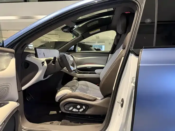 IM LS7 2023 90kWh Elite Rear Drive Edition 4