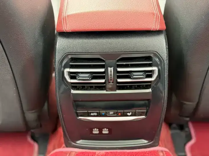 BMW i3 2022 eDrive 35 L 12