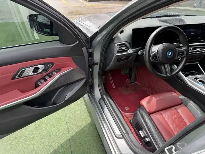 BMW i3 2022 eDrive 35 L 4