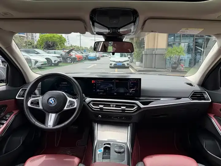 BMW i3 2022 eDrive 35 L 6