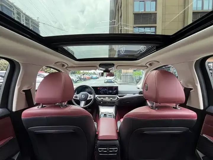 BMW i3 2022 eDrive 35 L 8