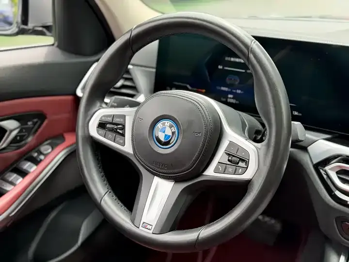 BMW i3 2022 eDrive 35 L 9