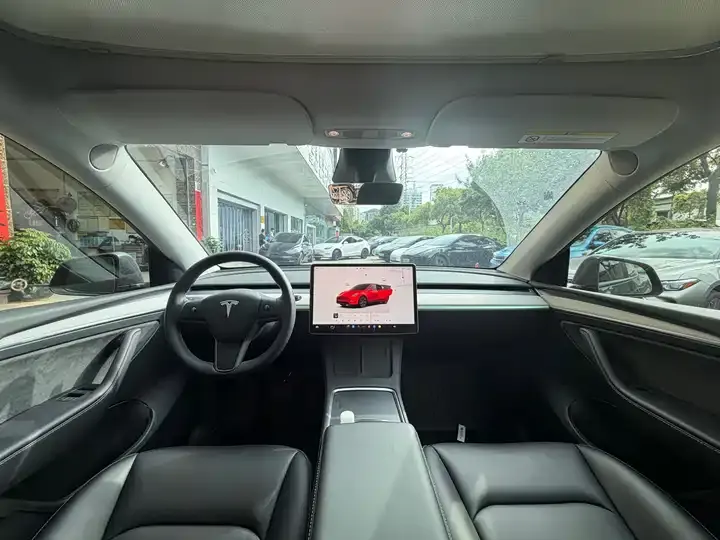 Model Y 2024 rear-wheel drive version 5