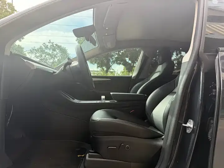 Model Y 2024 rear-wheel drive version 7
