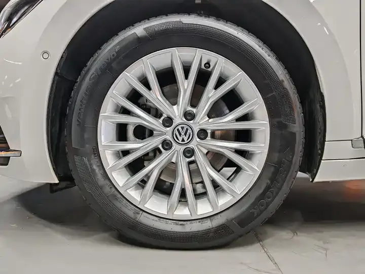 FAW-Volkswagen CC 2020 330TSI Charming Yan Edition Country VI 5