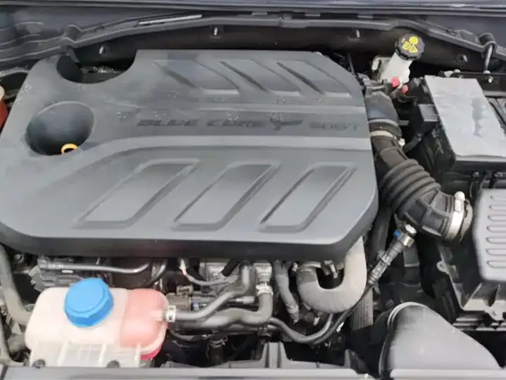 ChangAn UNI-T 2022 1.5T Honorable Model 10