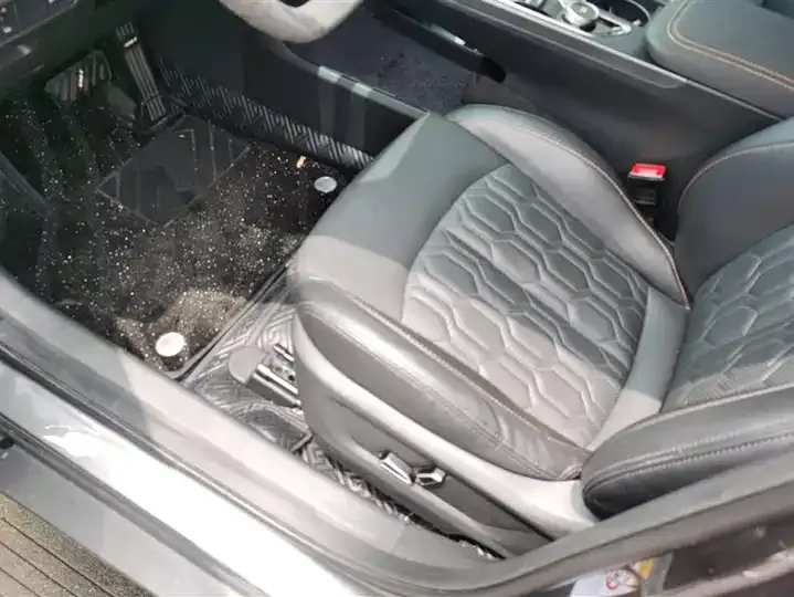 ChangAn UNI-T 2022 1.5T Honorable Model 9