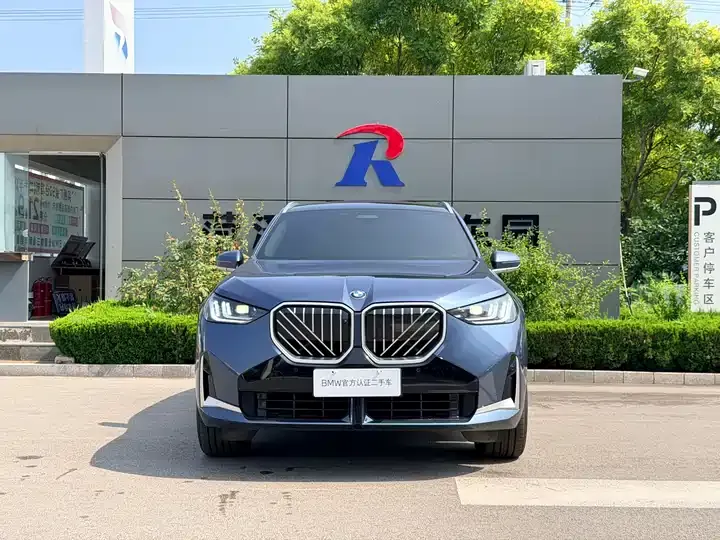 BMW X3 2025 xDrive30L exclusive M sports obsidian night suit - View 1