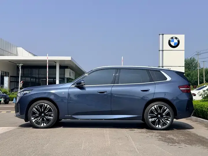 BMW X3 2025 xDrive30L exclusive M sports obsidian night suit 4