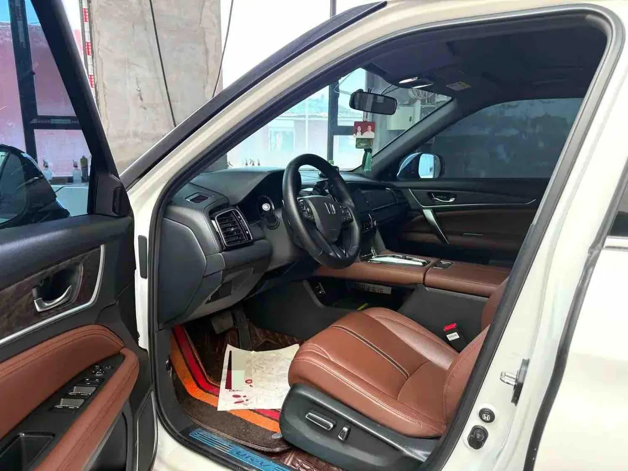 Honda 2020 UR-V 2.0T 370TURBO two-drive elegant version of automatic gear 3