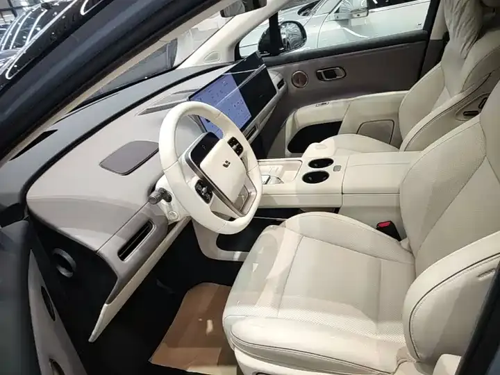 Li i8 2025 Standard Edition 11