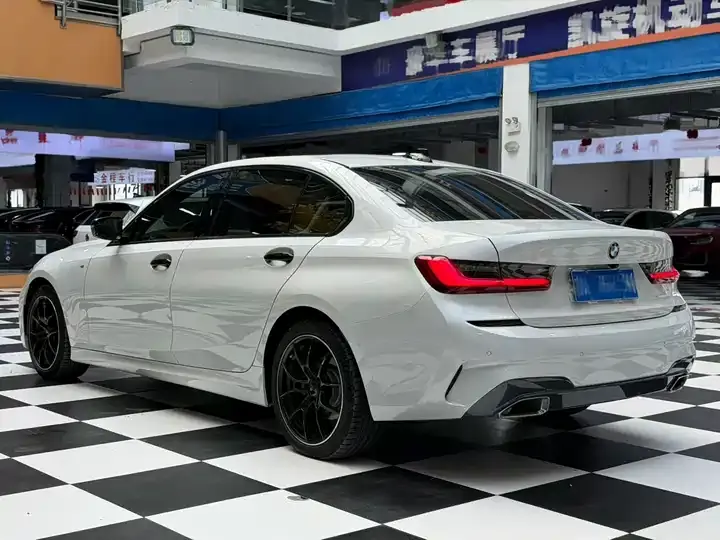 BMW 3 Series 2021 320Li M Sports Suit 9
