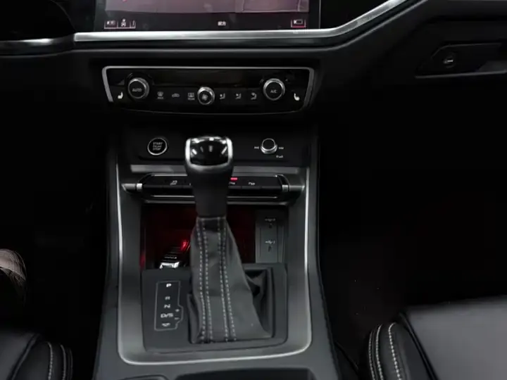 Audi Q3 2022 35 TFSI Fashion Elegant 9