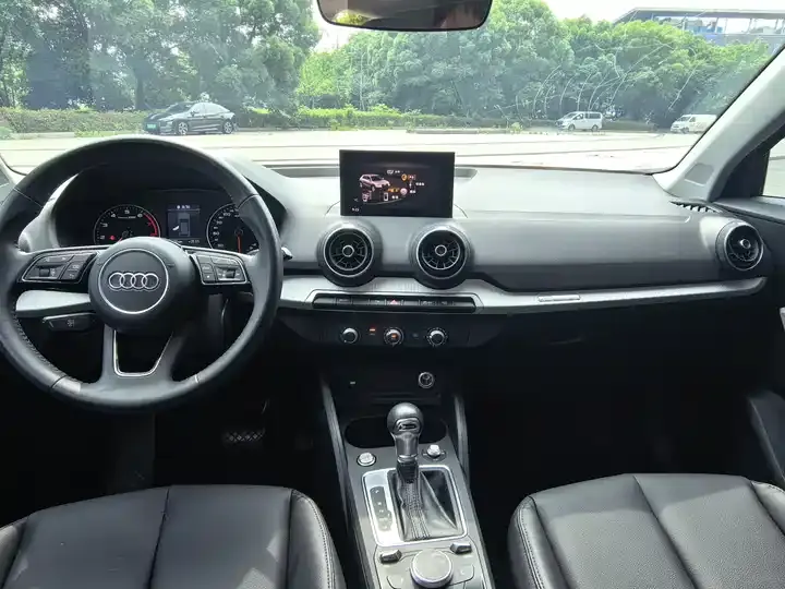 Audi Q2L 2021 35 TFSI Enterprising Dynamic 4
