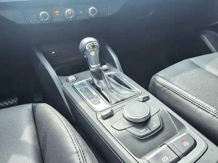 Audi Q2L 2021 35 TFSI Enterprising Dynamic 8