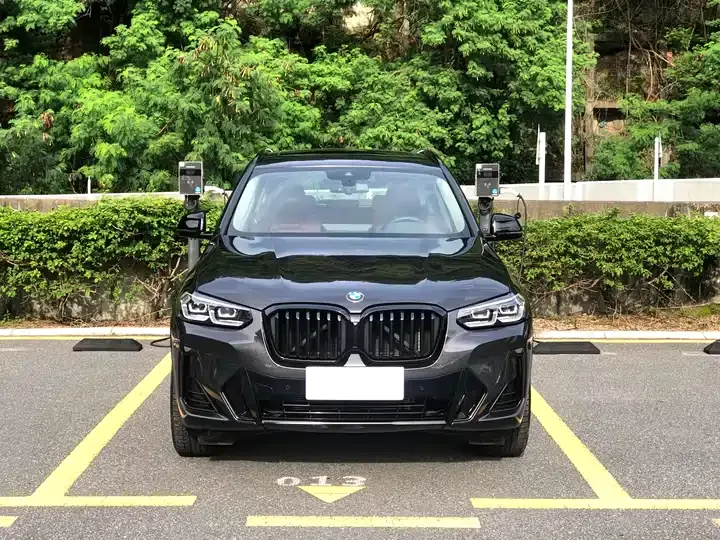 BMW X3 2022 xDrive30i Leading M Obsidian Night Suit 2