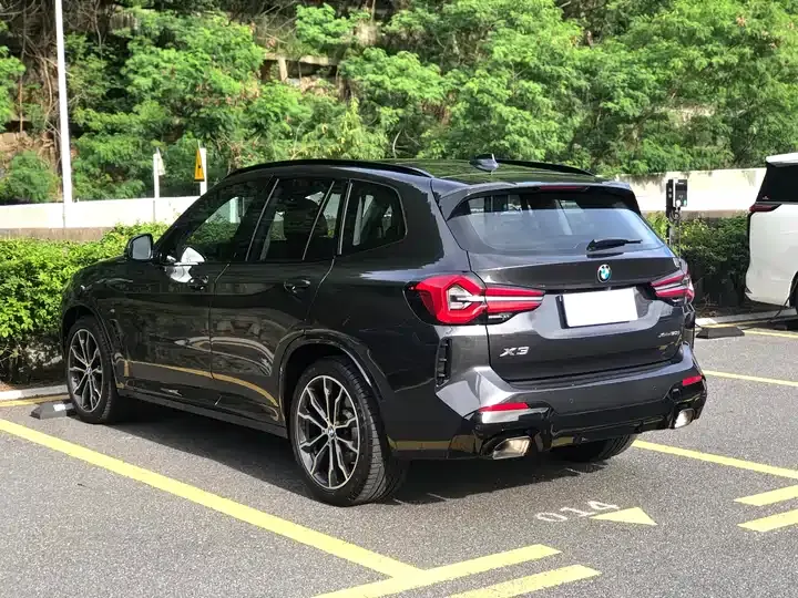 BMW X3 2022 xDrive30i Leading M Obsidian Night Suit 4