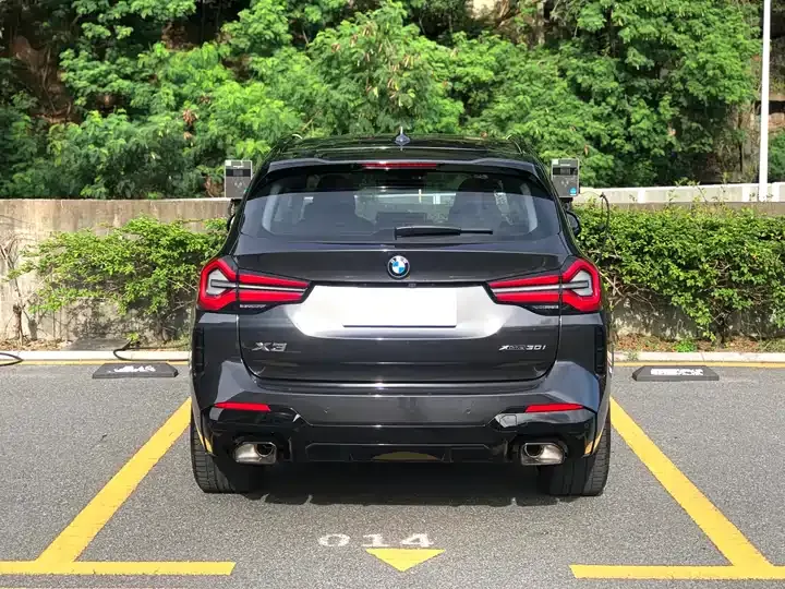 BMW X3 2022 xDrive30i Leading M Obsidian Night Suit 5