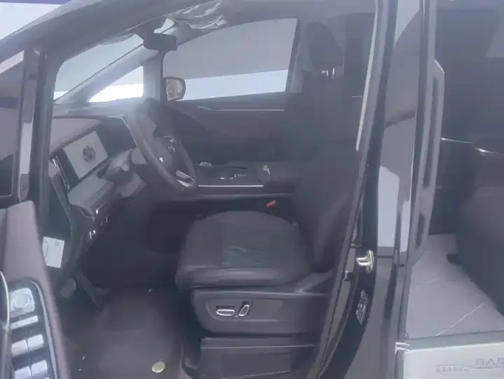 Trumpchi M8 2024 Master Series 400T Prestige Edition 9