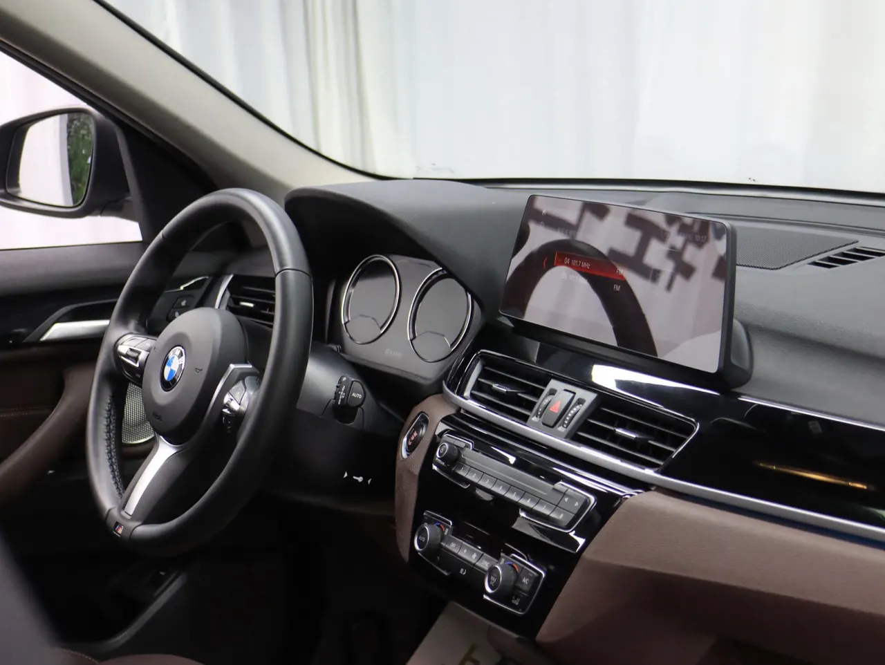 BMW 2021 X1 sDrive25Li 2.0T Leading Automatic Gear 10
