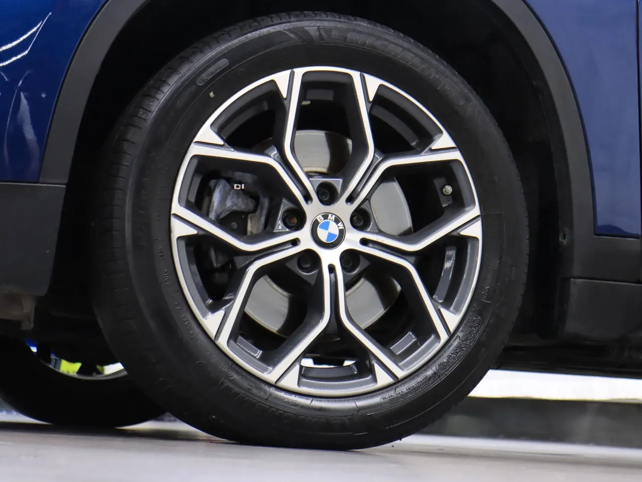 BMW 2021 X1 sDrive25Li 2.0T Leading Automatic Gear 14