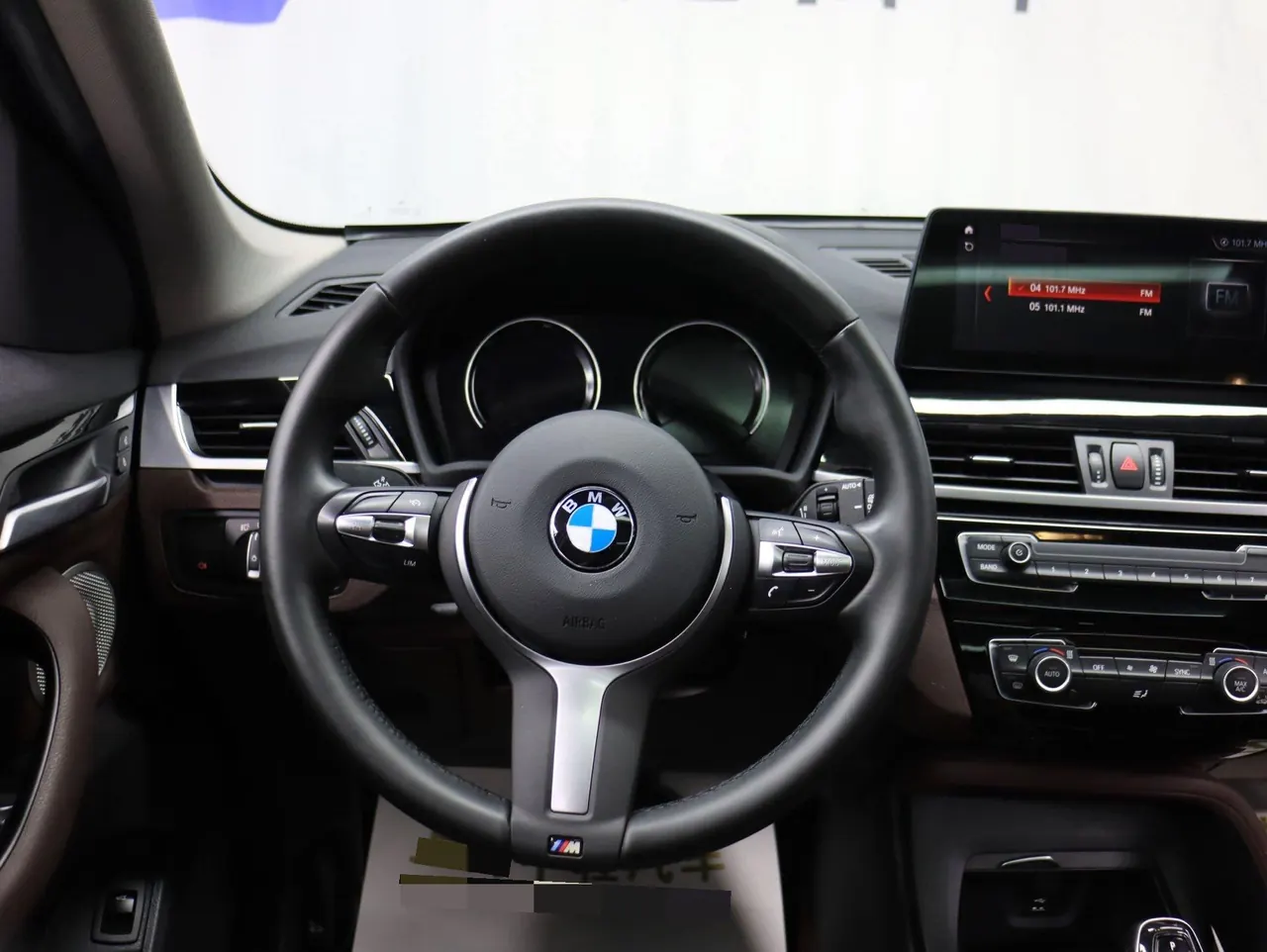 BMW 2021 X1 sDrive25Li 2.0T Leading Automatic Gear 9