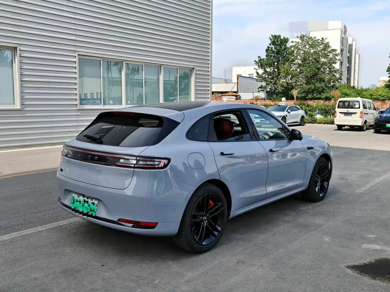 AITO 2025 AITO M5 extended range Ultra 4-wheel drive version automatic gear 2