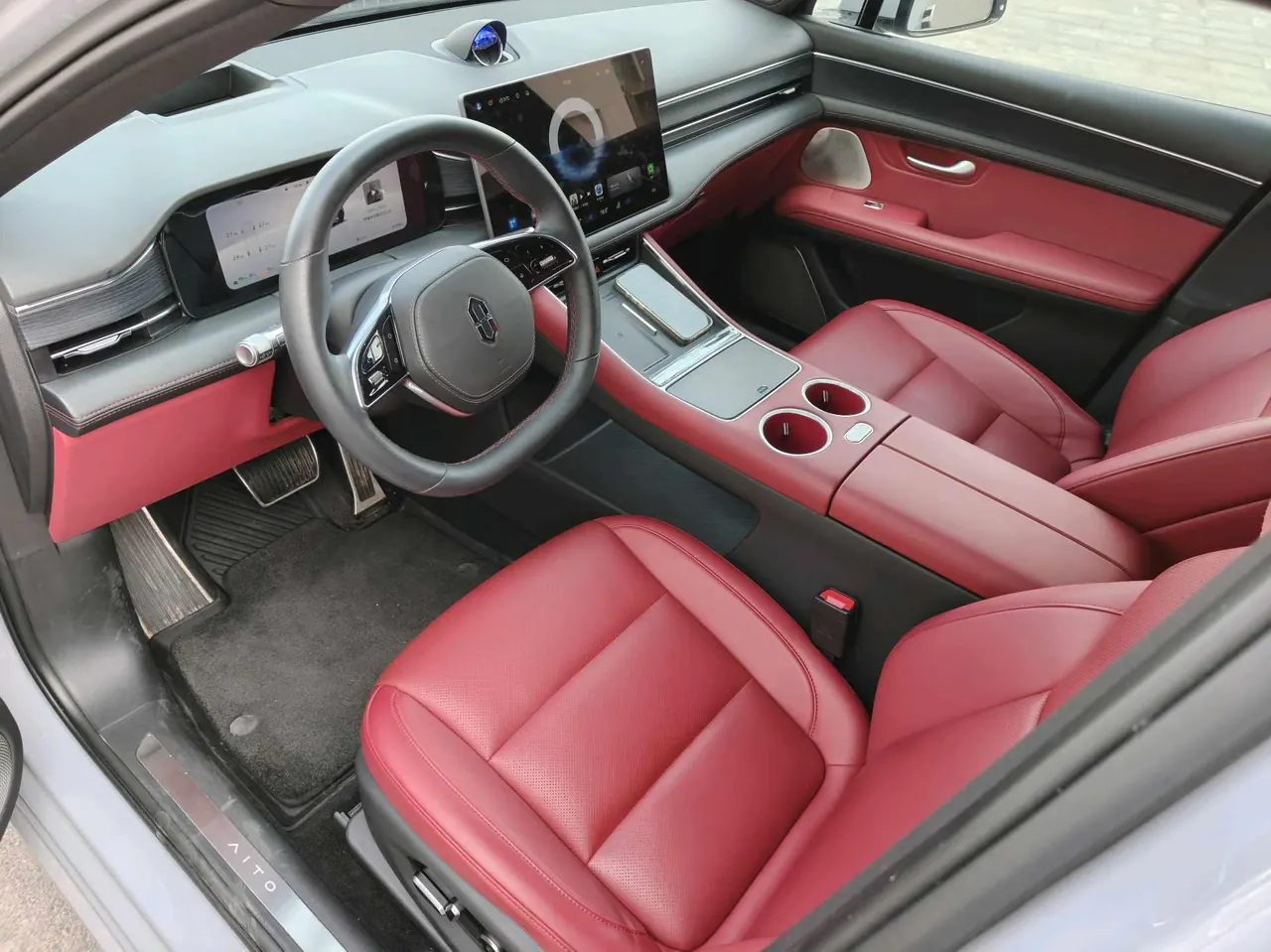 AITO 2025 AITO M5 extended range Ultra 4-wheel drive version automatic gear 7