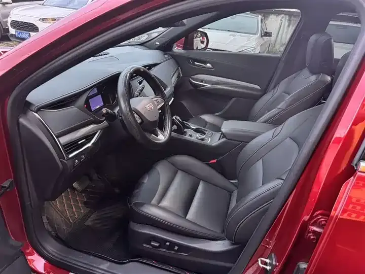 Cadillac XT4 2021 28T Two-Drive Leading Model 12